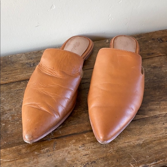 Madewell Shoes - Madewell Tan Flat Leather Gemma Mules Size 8.5